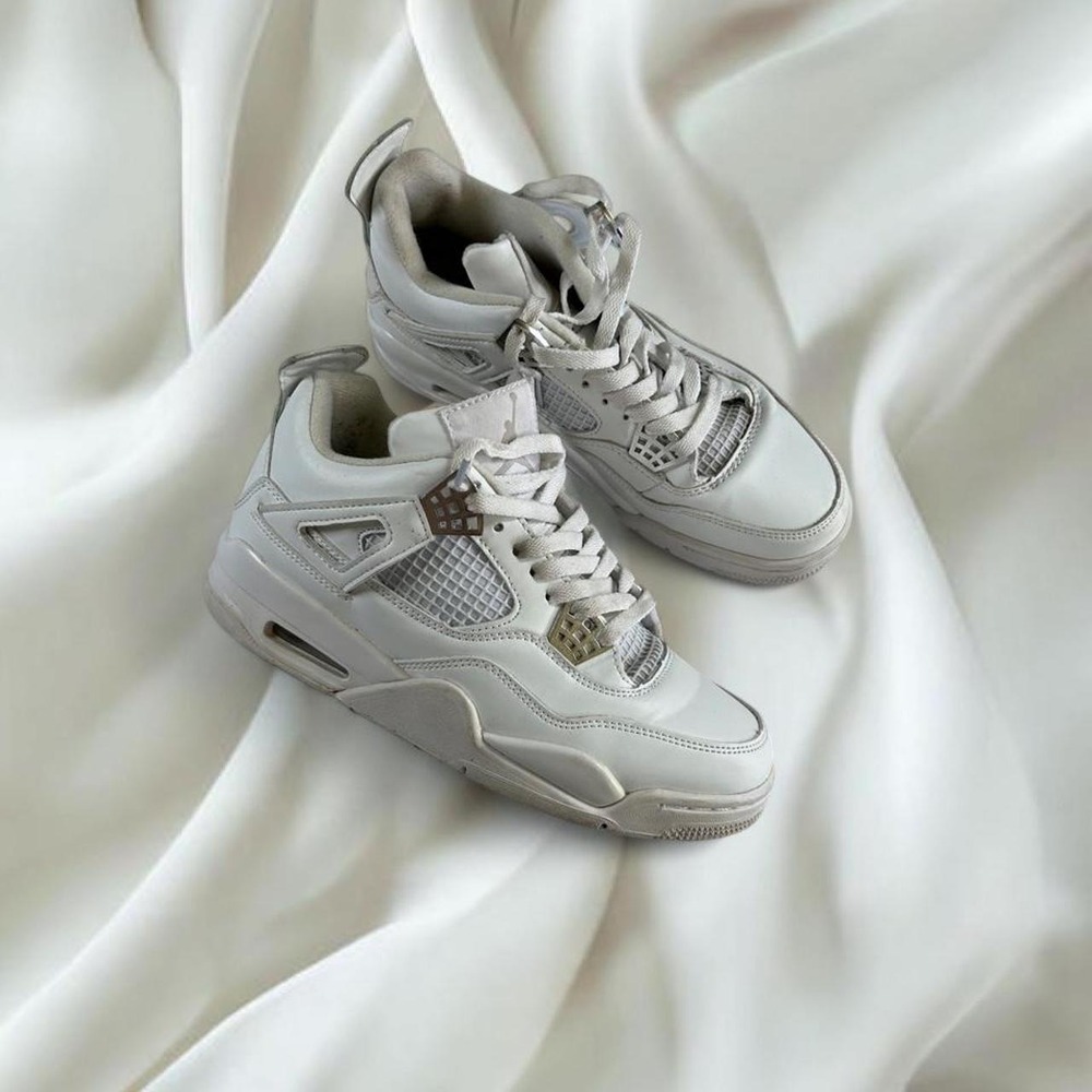 Nike Air Jordan 4 retro pure money 2017 white metallic silver athletic sneakers